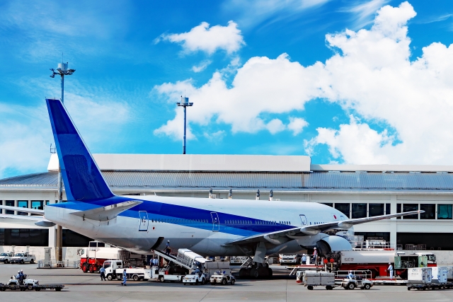 空港に駐機する旅客機
