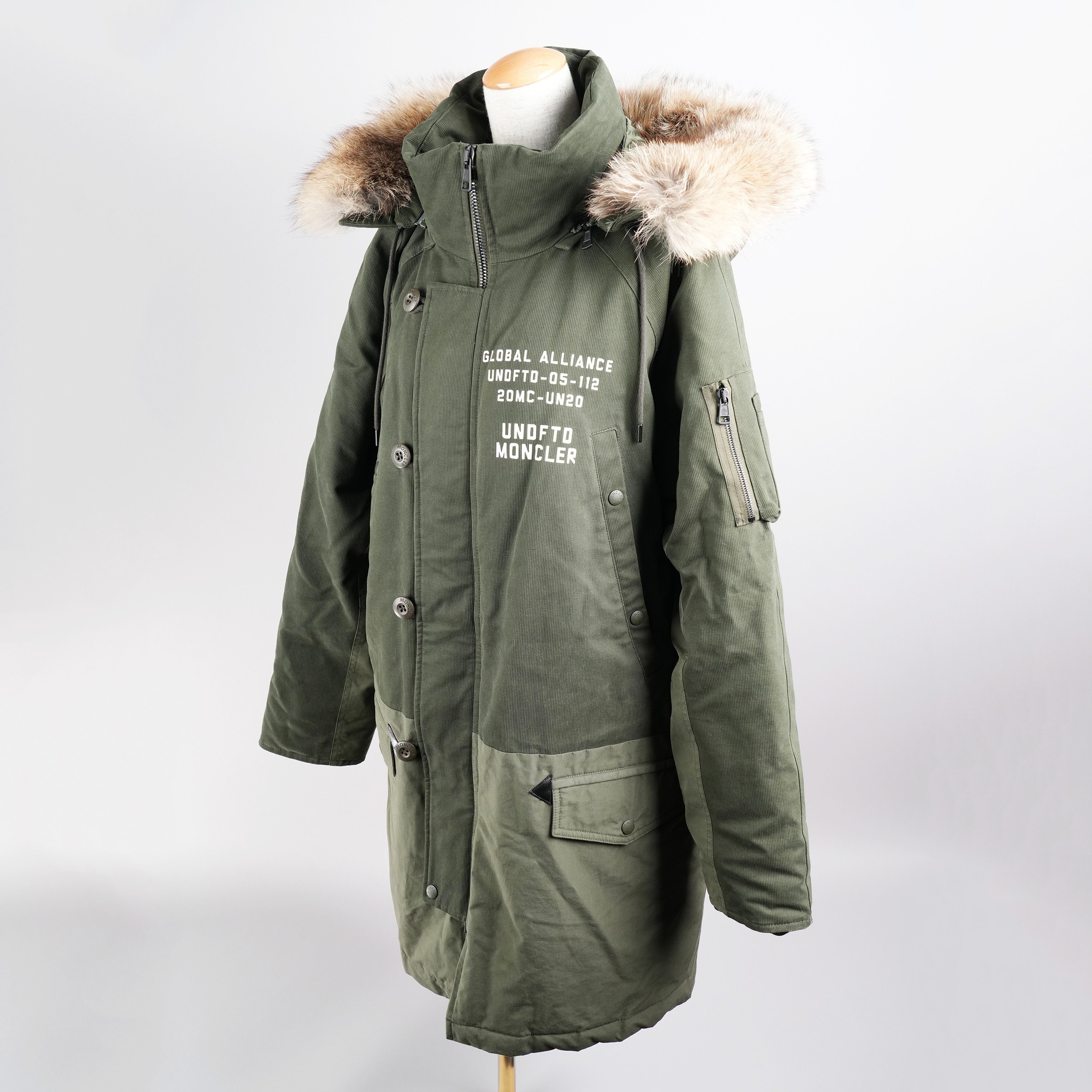 【レンタル２泊３日～】モンクレール ダウンジャケット FENDORF サイズ２ グリーン メンズ MONCLER