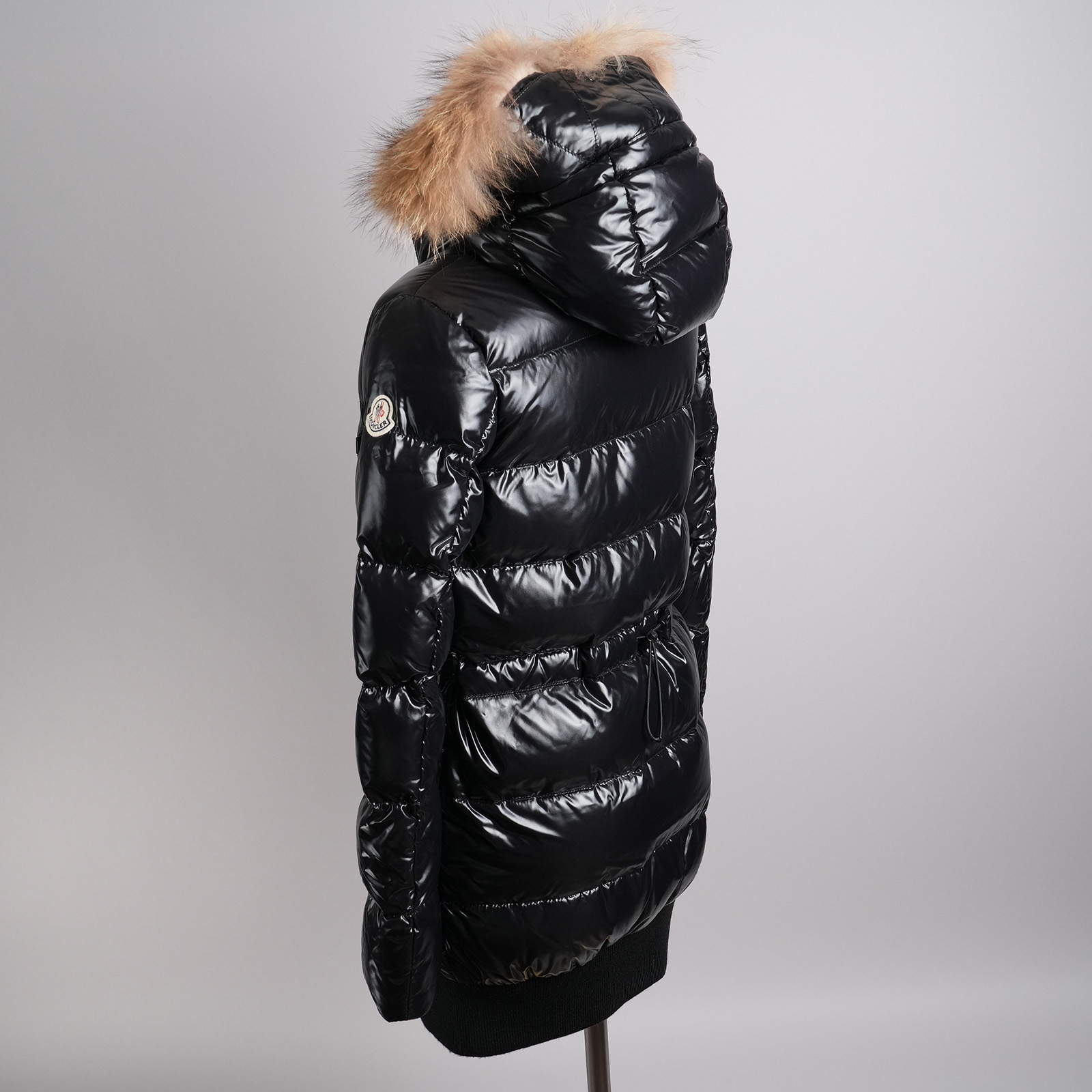 モンクレール（MONCLER）LOIRE ファー付きダウンコート レディース サイズ00 ブラック｜背面斜めロングシルエット
