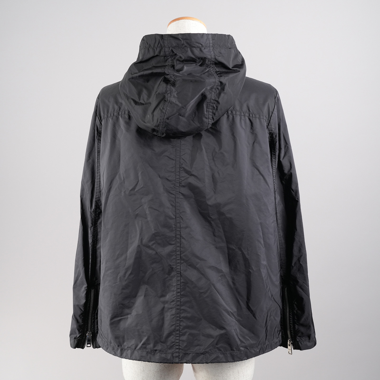 40サイズ❤️FERAUD ブラックスパンコールジャケット❤️ 40サイズ❤️FERAUD ブラックスパンコールジャケット❤️ファッシ