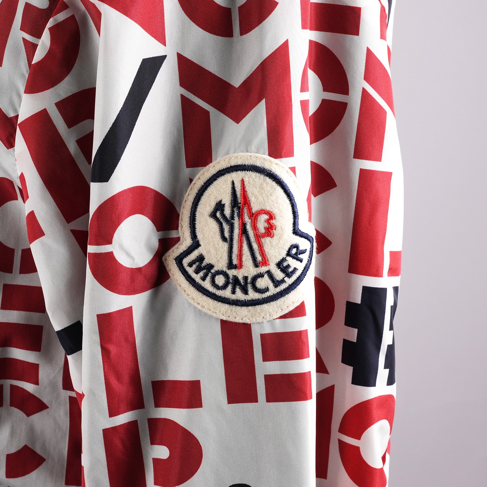MONCLER DORFMAN ドーフマン　1952 ナイロンジャケット MONCLER】モンクレール『DORFMAN 1952 ロゴ総柄 ナイロンジップ
