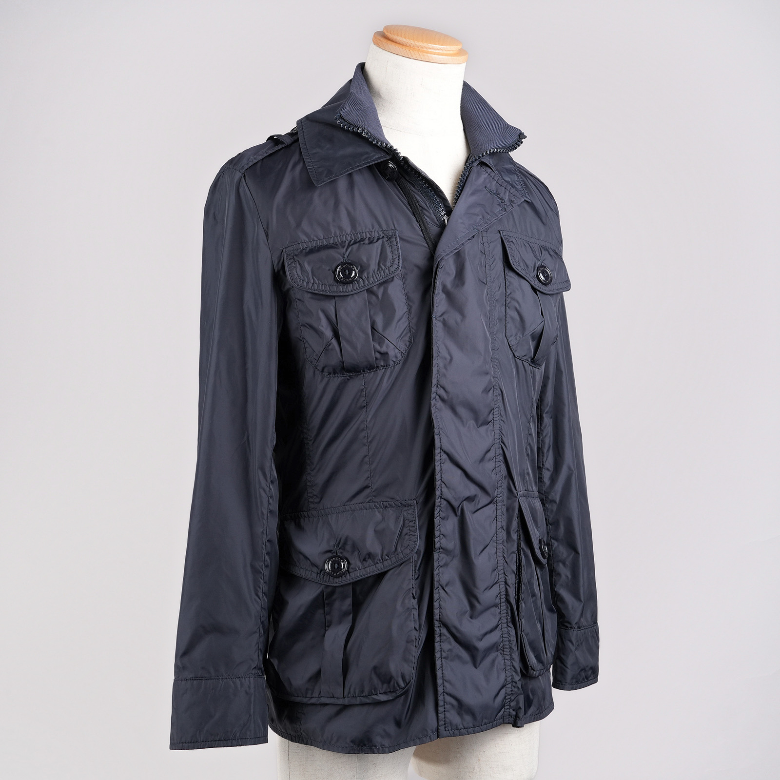 MONCLER KENYA フィールドジャケット ネイビー 前面斜め全体