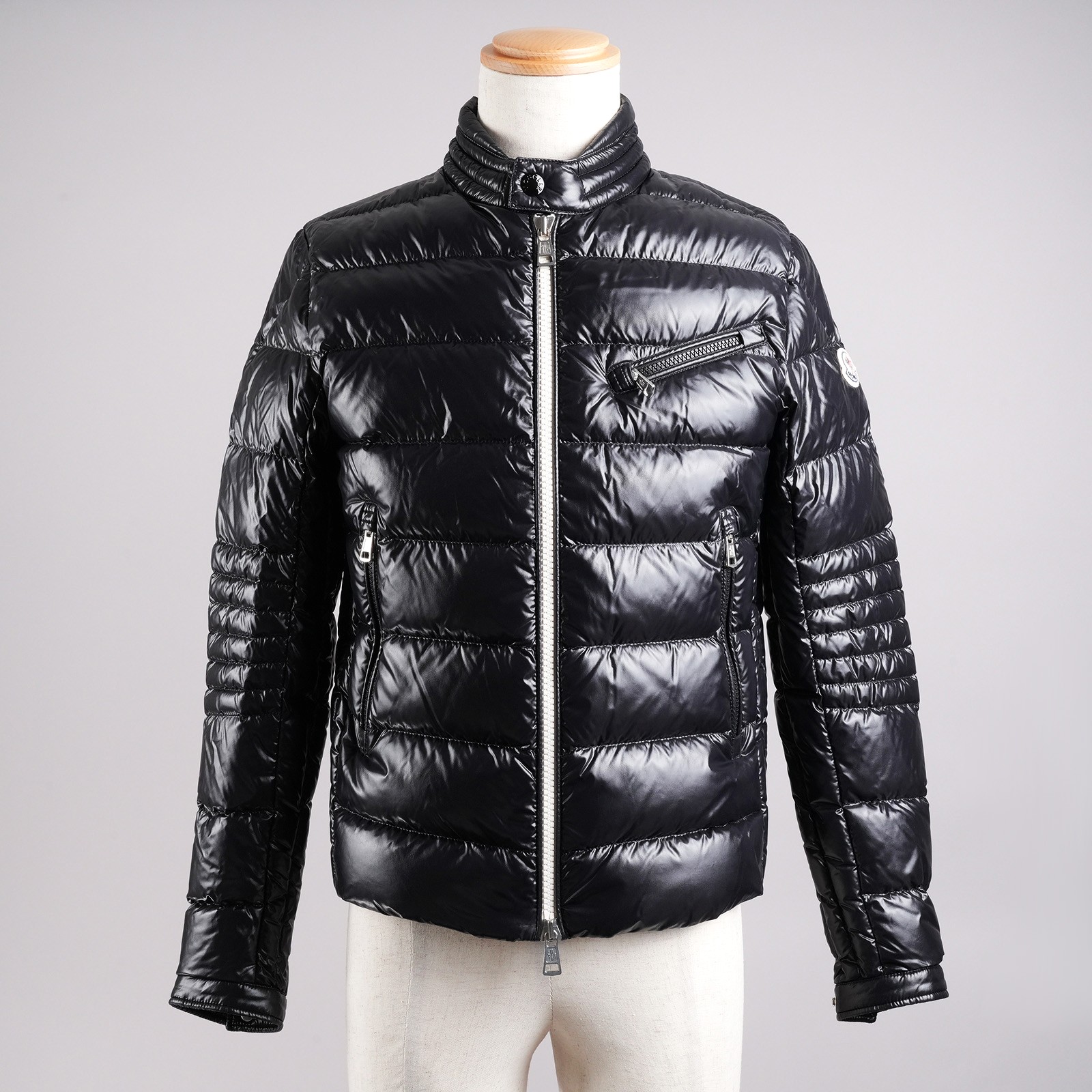 モンクレール（MONCLER）BERRIAT ダウンジャケット ブラック メンズ サイズ0｜正面全体