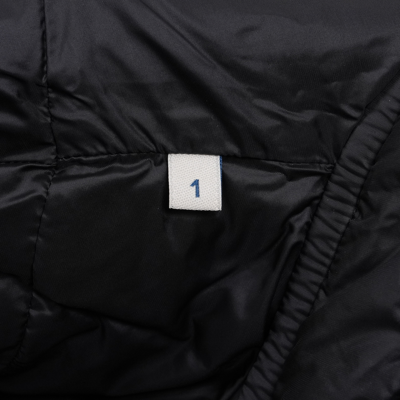 MONCLER AZUR GILET ダウンベスト ブラック サイズタグ