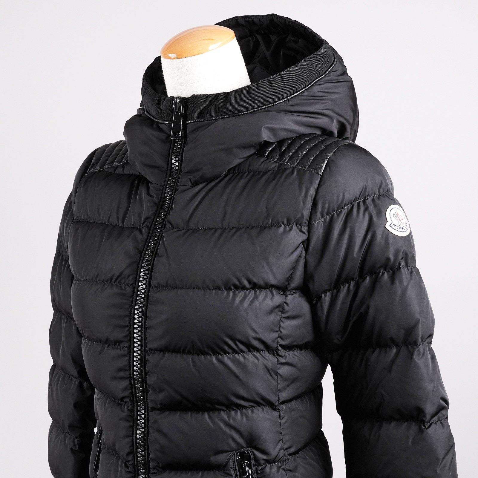 モンクレール ダウンジャケット TALEVE サイズ00 ブラック レディース