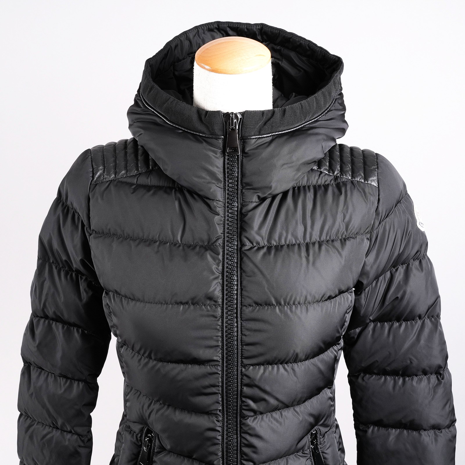 モンクレール ダウンジャケット TALEVE サイズ00 ブラック レディース