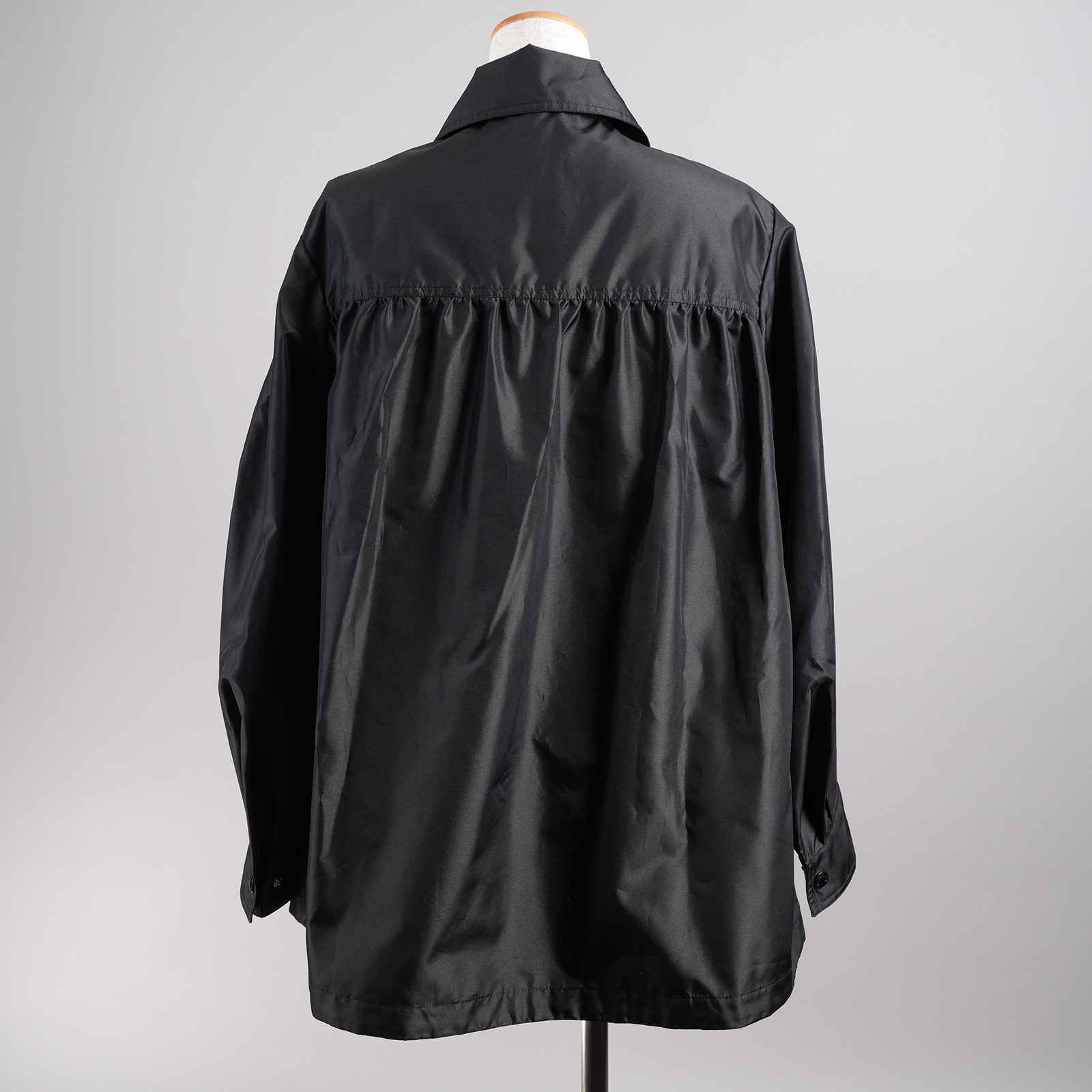 モンクレール（MONCLER）DEIPILO フィールドジャケット ブラック レディース サイズ1 背面全体・背面ヨーク下ギャザー