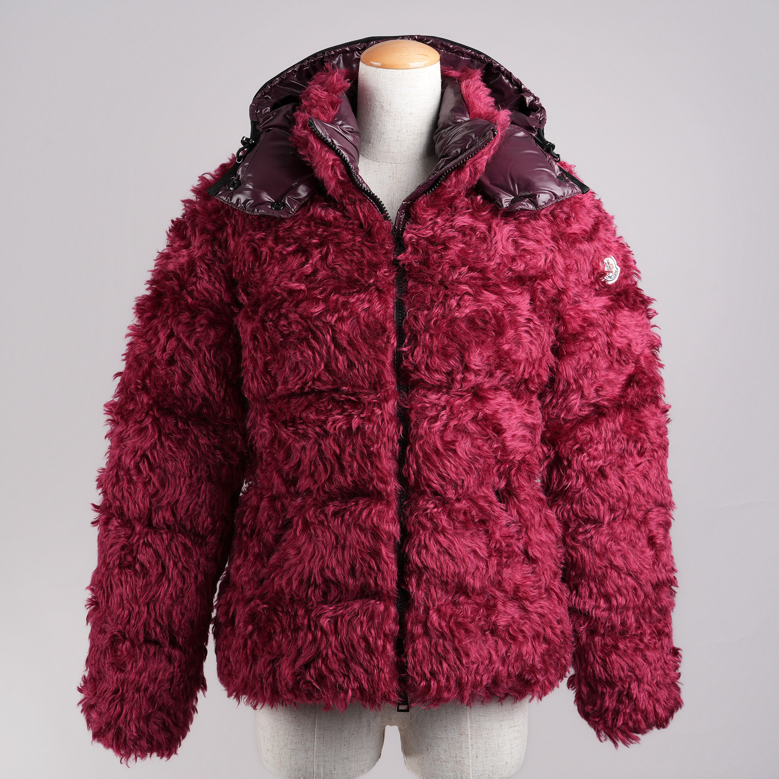 MONCLER BADYP ファー・フード付きダウンジャケット ボルドー 正面全体