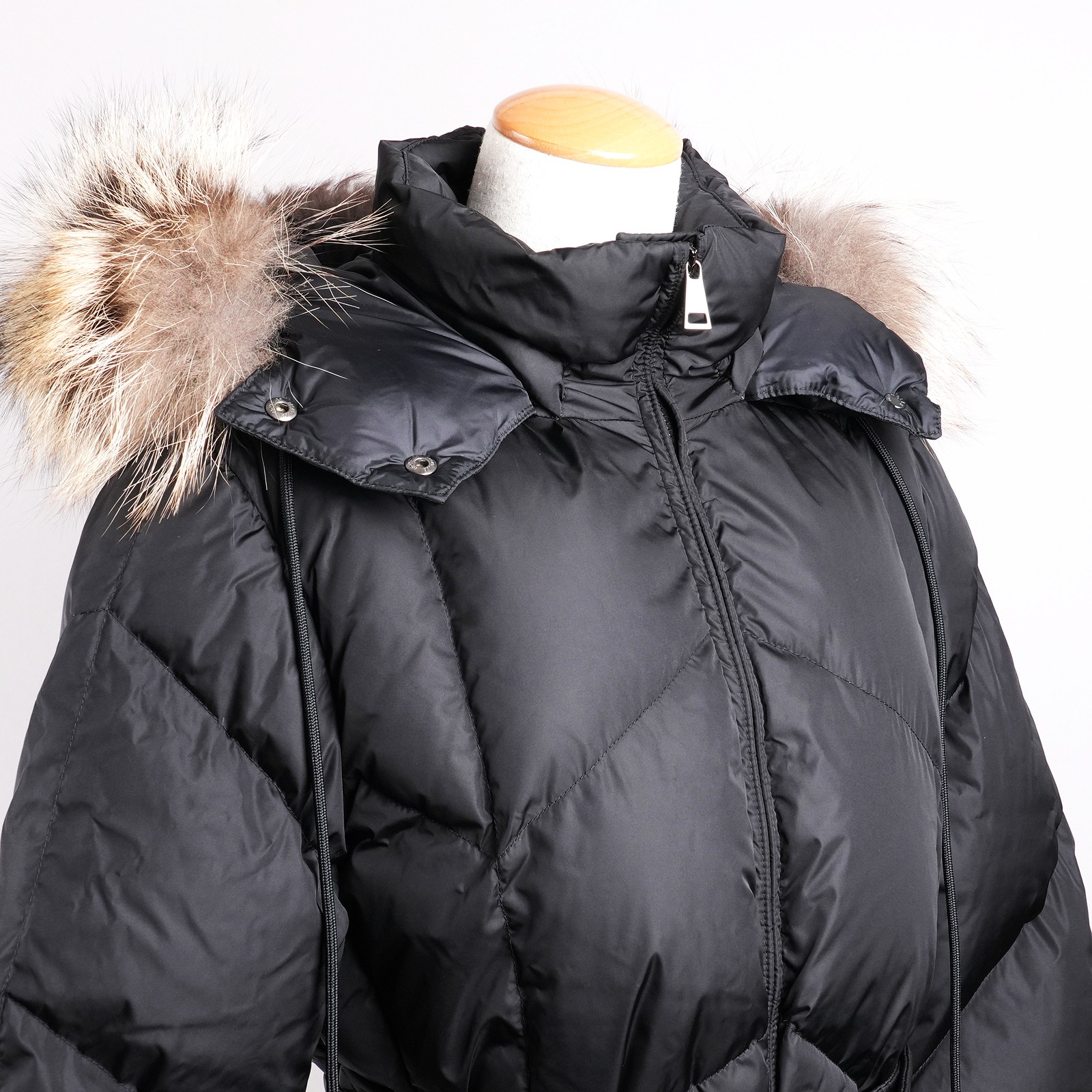 モンクレール（MONCLER）ROELAN ダウンジャケット ブラック レディース サイズ2｜フードとスタンドカラー