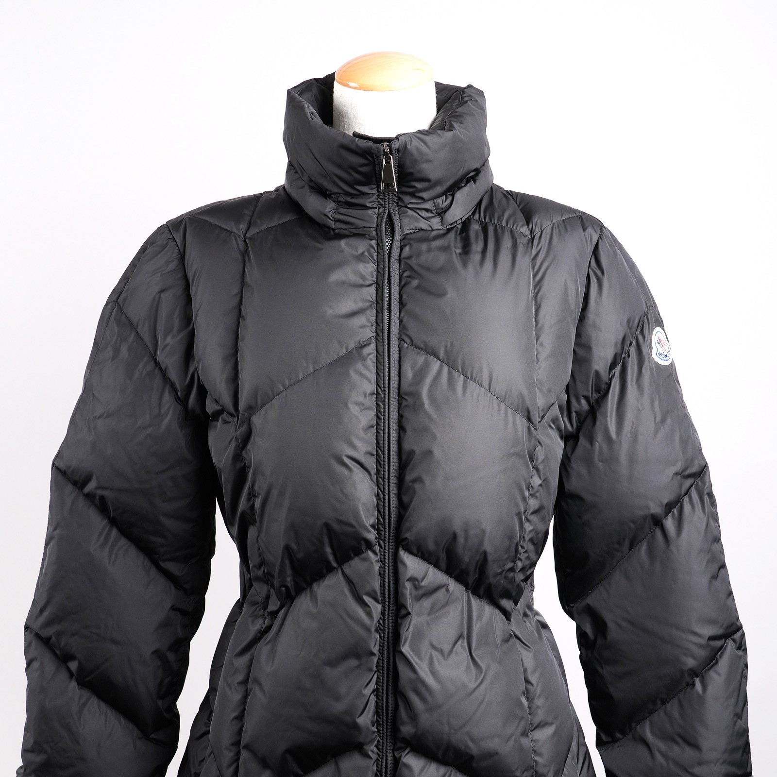 モンクレール（MONCLER）ROELAN ダウンジャケット ブラック レディース サイズ2｜フードなし正面