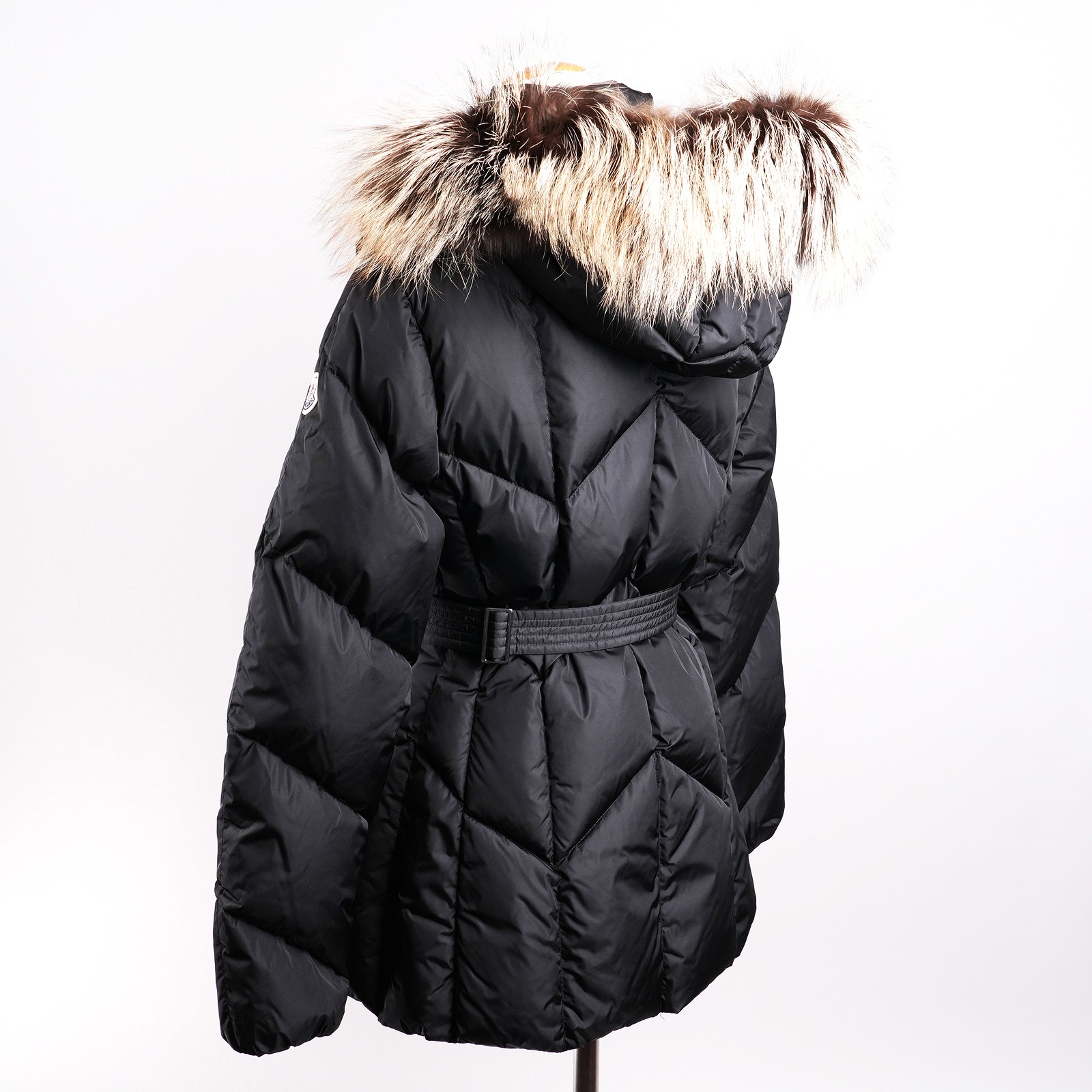 モンクレール（MONCLER）ROELAN ダウンジャケット ブラック レディース サイズ2｜背面斜め