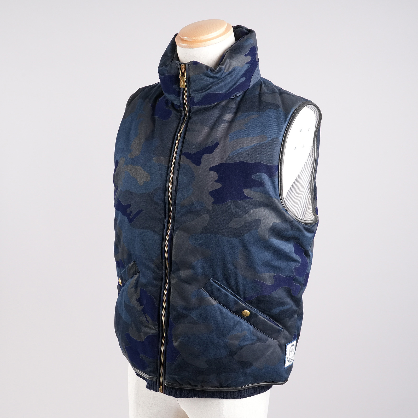 【レンタル２泊３日～】モンクレール ガムブルー メンズ ダウンベスト ネイビー サイズ2 秋冬春 防寒 MONCLER