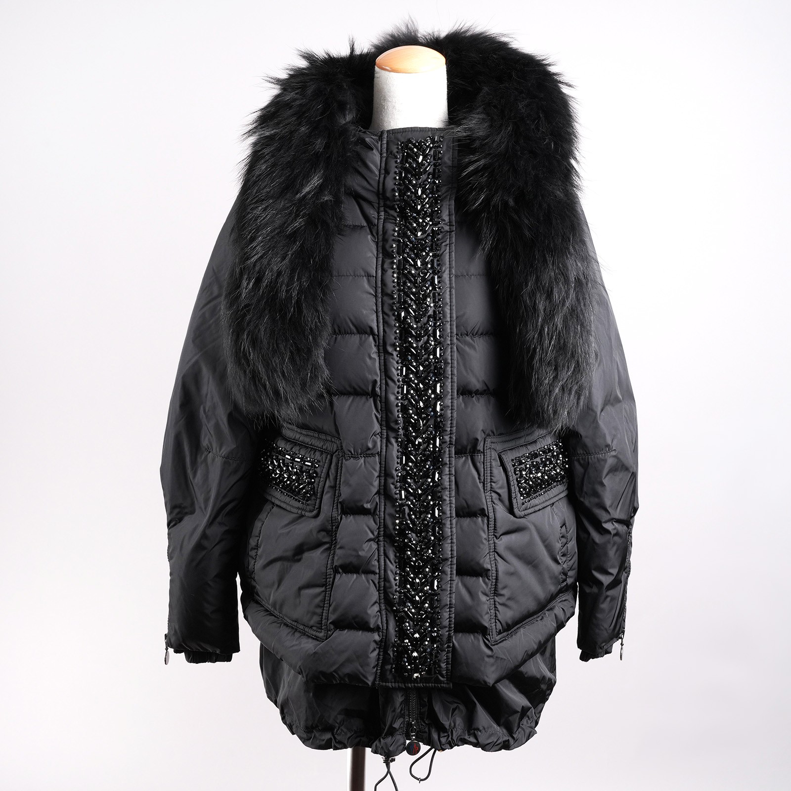 モンクレール（MONCLER）LYNXE フード付きダウンコート ブラック レディース サイズ0｜正面全体