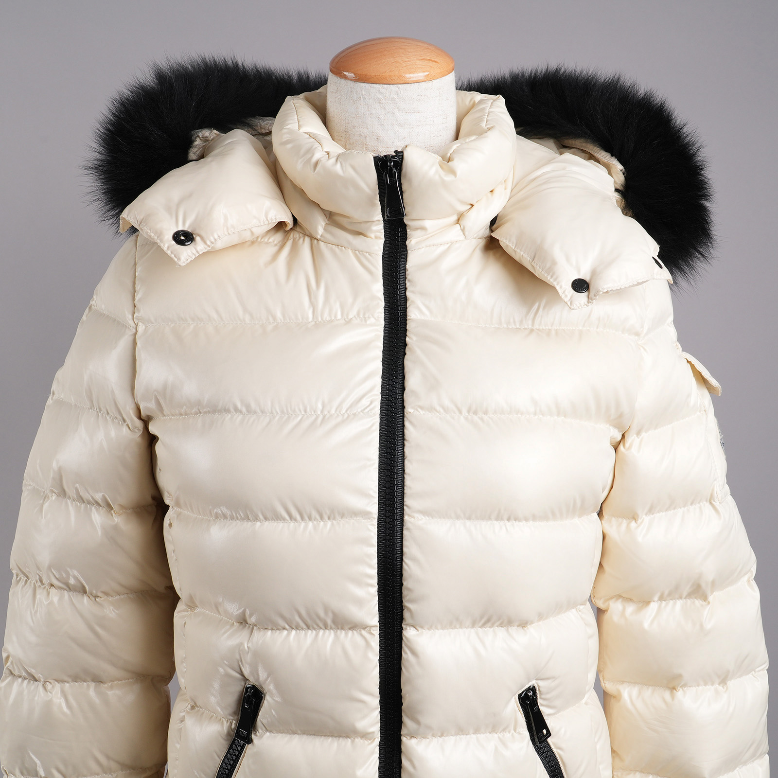 モンクレール BADYFUR ファー付ダウンジャケット サイズ00 ホワイト