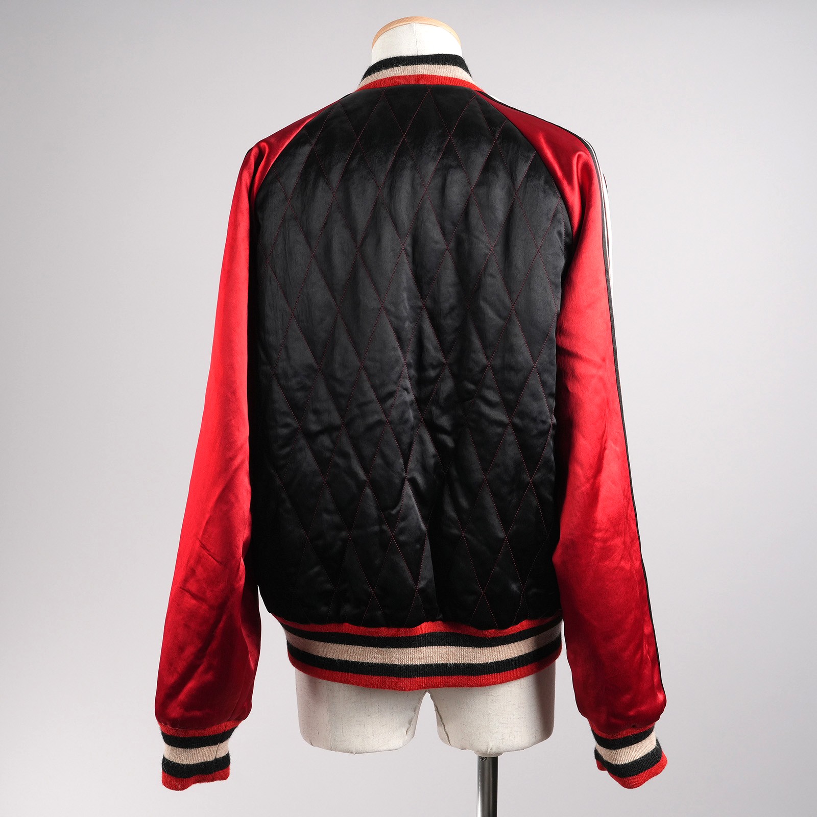 し*ん様 GUCCI グッチ　ヒステリアロゴ ダウンジャケット　52 GUCCI◇ダウンジャケット/48/ポリエステル/BLK/794824/刺繍ロゴ
