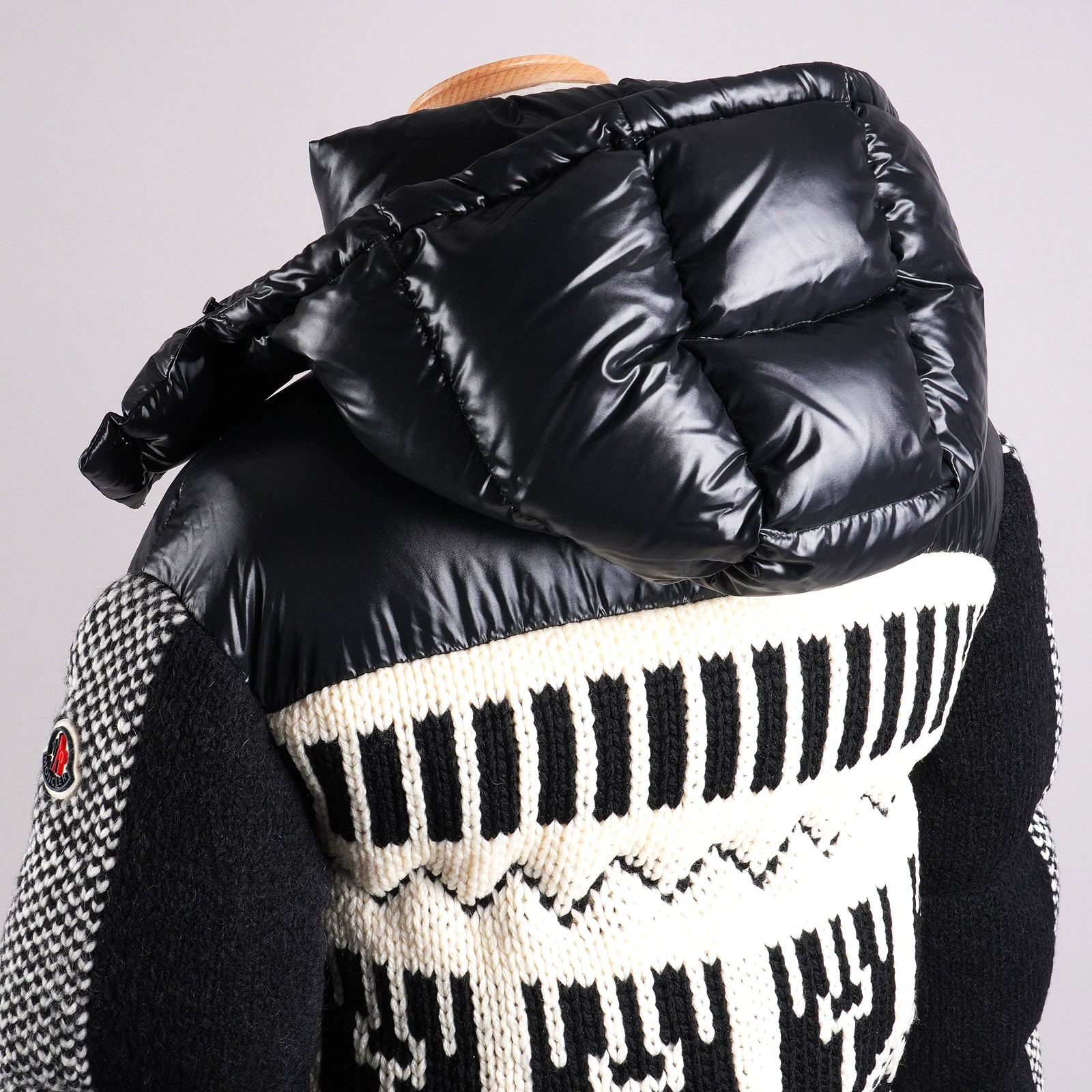 モンクレール（MONCLER）HYOSERIS フード付きダウンジャケット ブラック レディース サイズ00｜パデッドフード