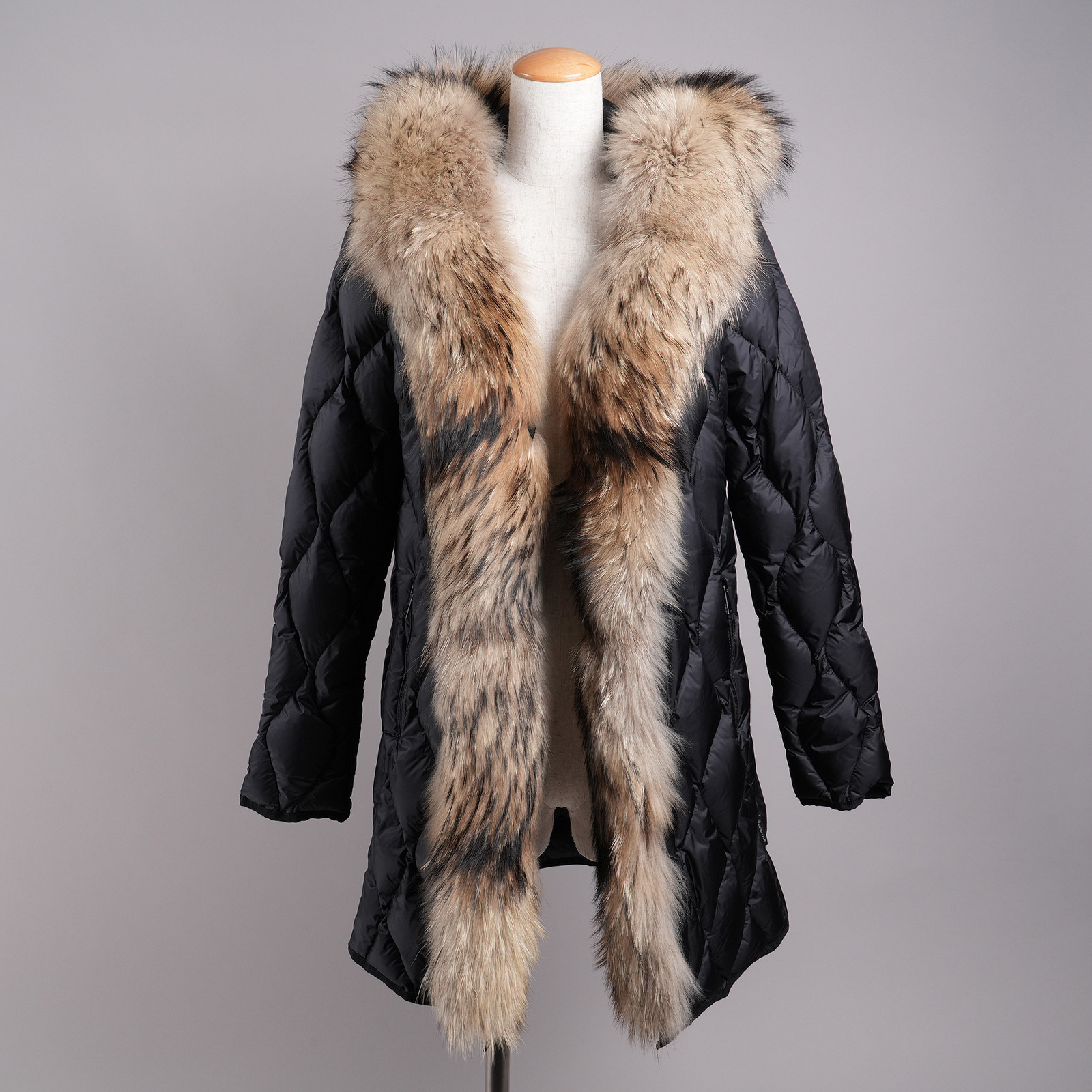 MONCLER VINCA ラクーンファーフード付きダウンコート ブラック レディース サイズ1 前開き全体