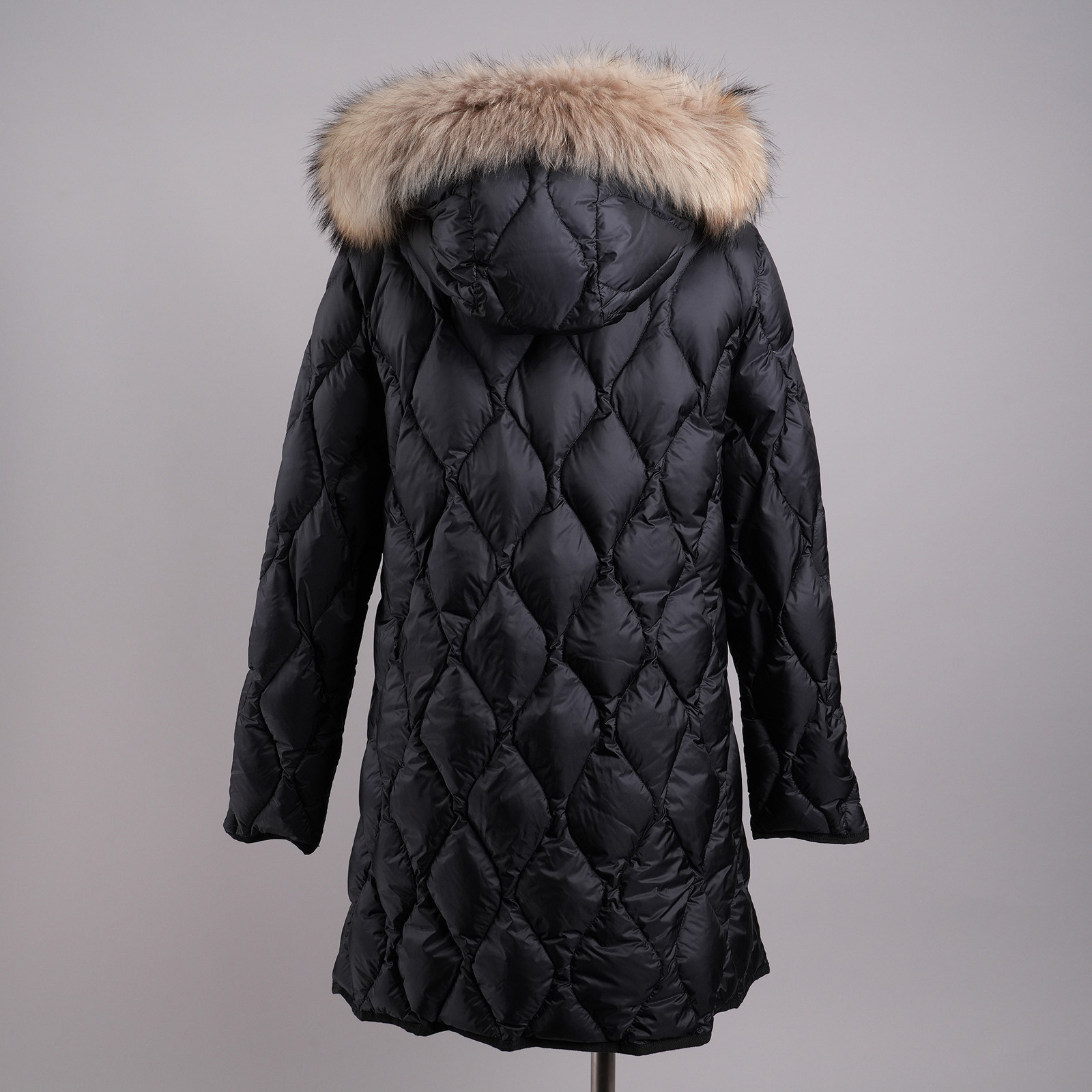 MONCLER VINCA ラクーンファーフード付きダウンコート ブラック レディース サイズ1 背面
