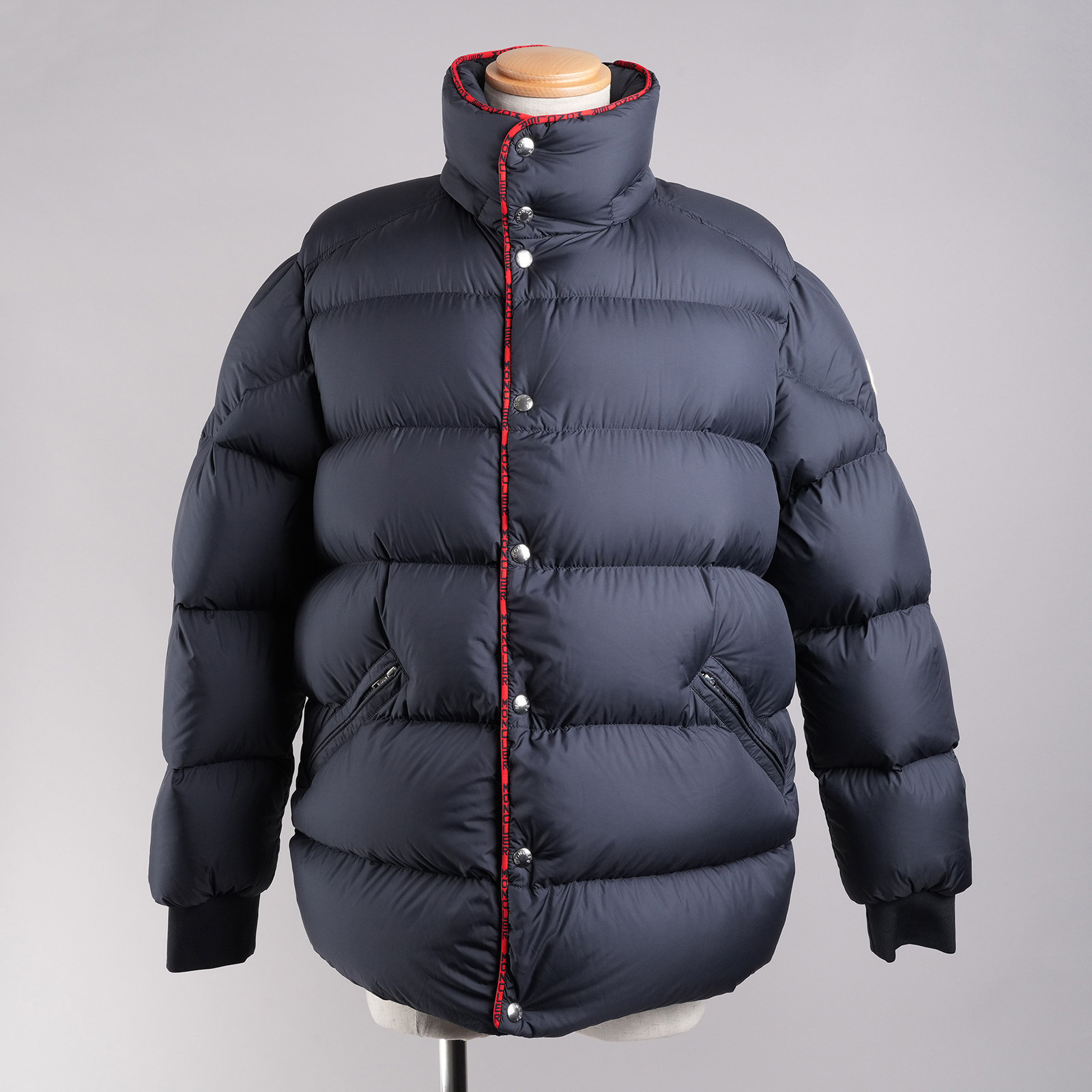 モンクレール（MONCLER）AMARANTE ダウンジャケット ネイビー メンズ サイズ3｜フード取り外し時の正面