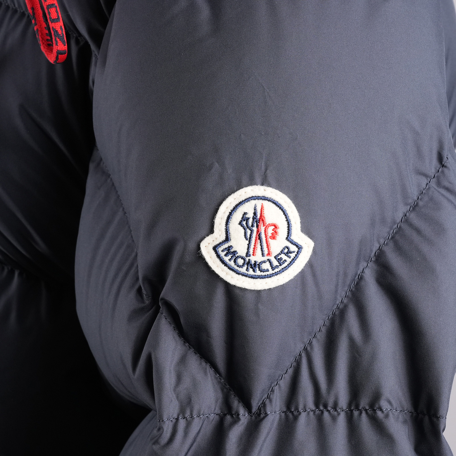 モンクレール（MONCLER）AMARANTE ダウンジャケット ネイビー メンズ サイズ3｜左袖ロゴワッペン