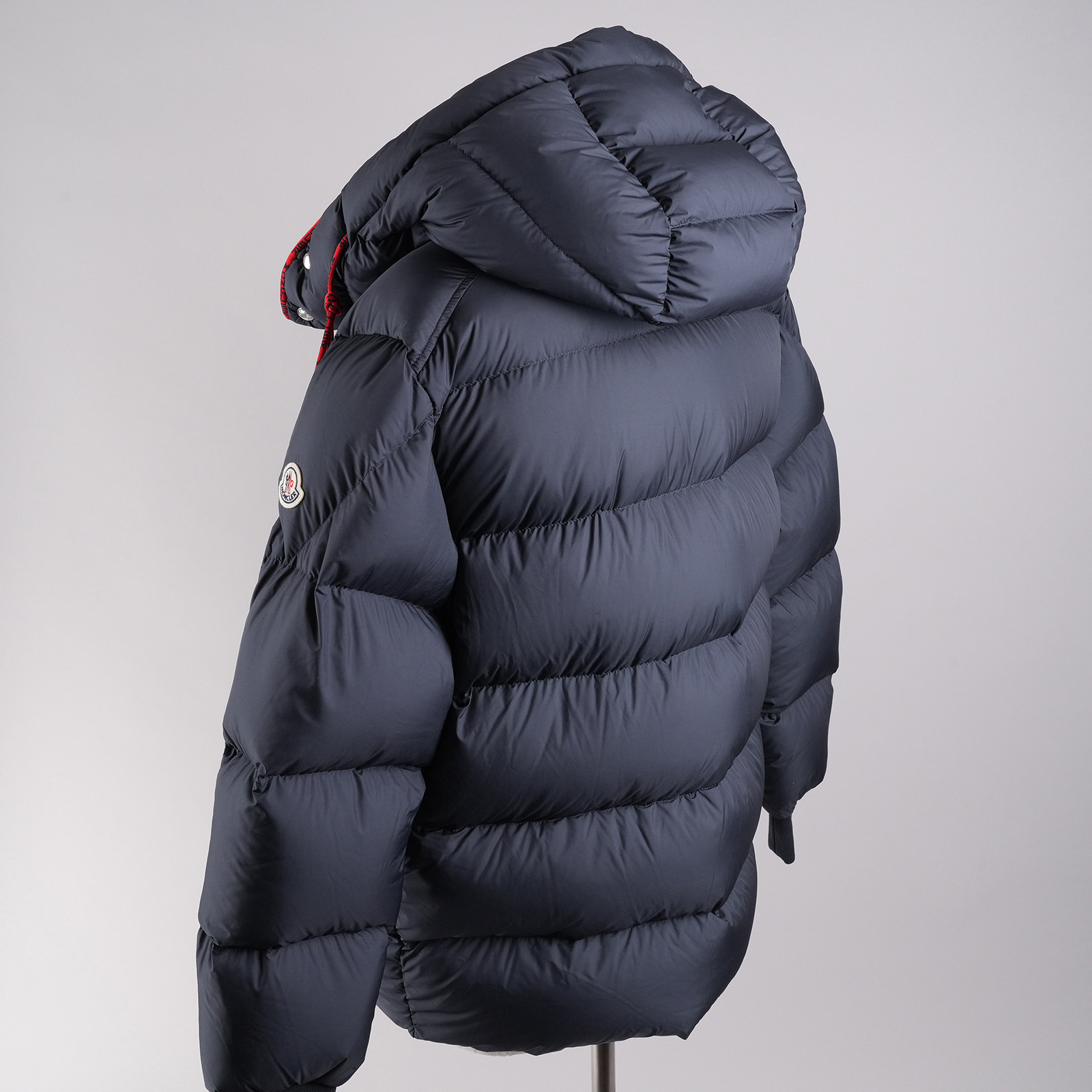モンクレール（MONCLER）AMARANTE ダウンジャケット ネイビー メンズ サイズ3｜背面斜め